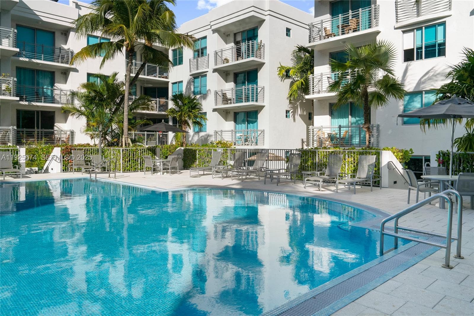 A11925674 — Miami Beach — 30