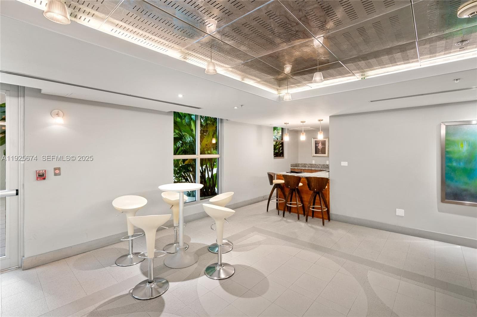 A11925674 — Miami Beach — 35