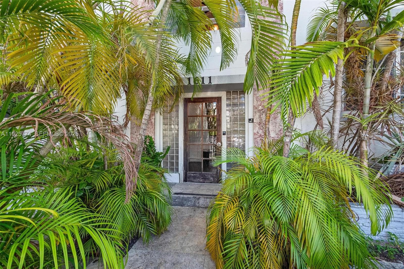 A11925774 — Miami Beach — 14