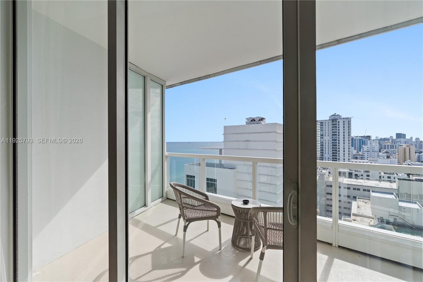 A11925793 — Miami Beach — 10