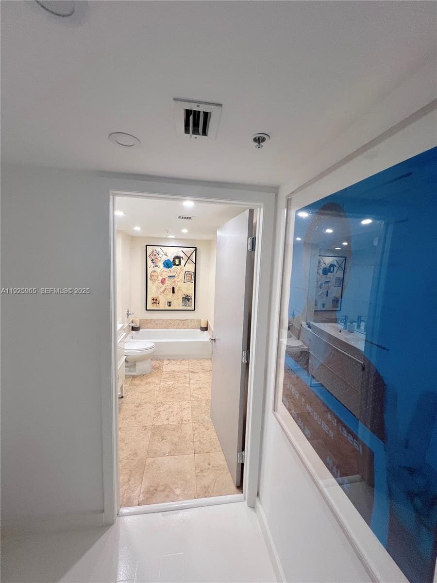 A11925965 — Miami Beach — 22