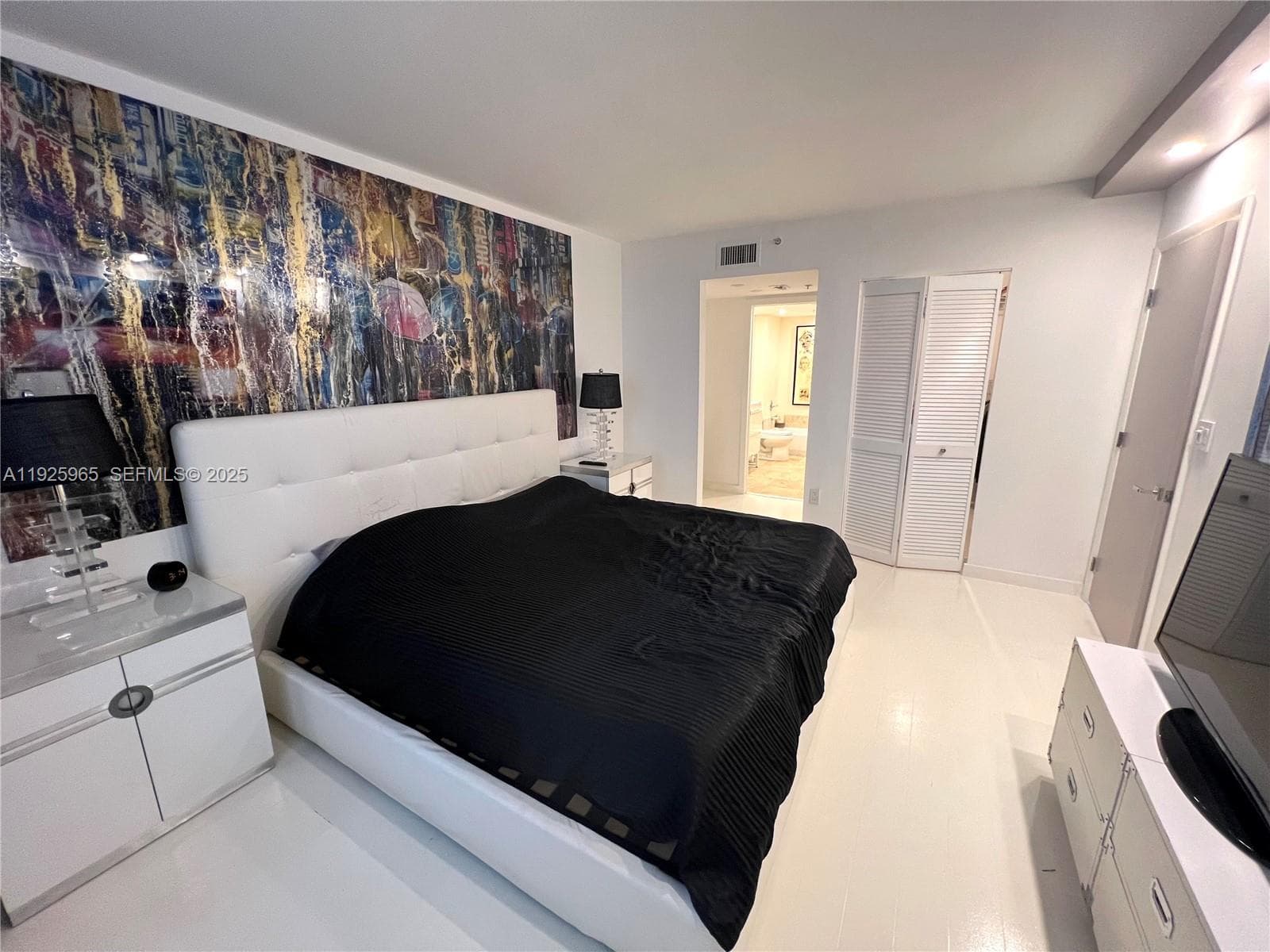 A11925965 — Miami Beach — 19