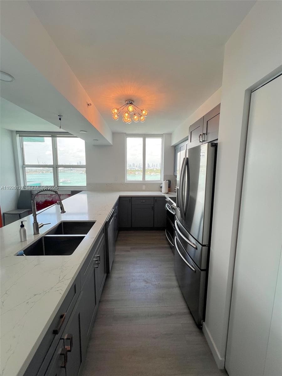 A11926127 — Miami Beach — 6