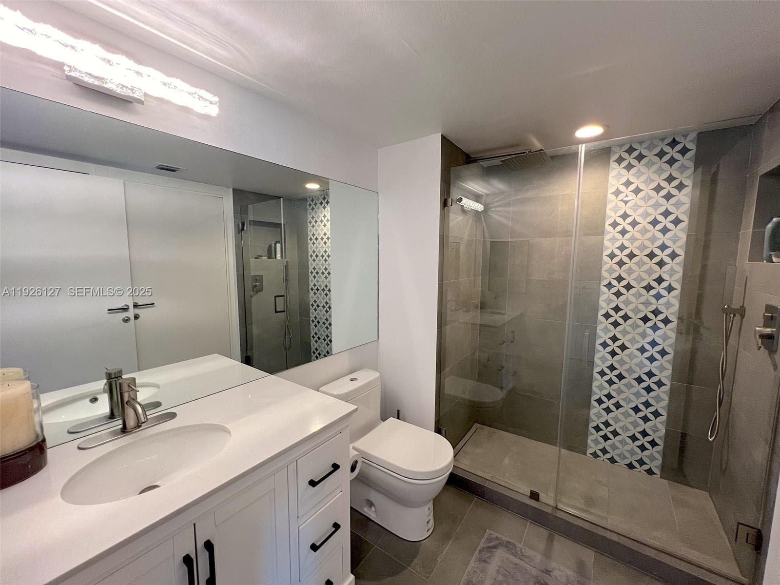 A11926127 — Miami Beach — 20
