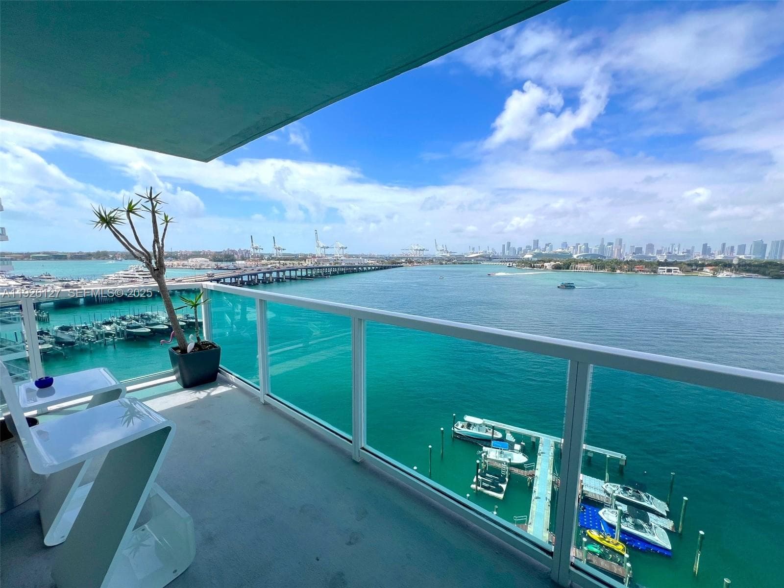A11926127 — Miami Beach — 14