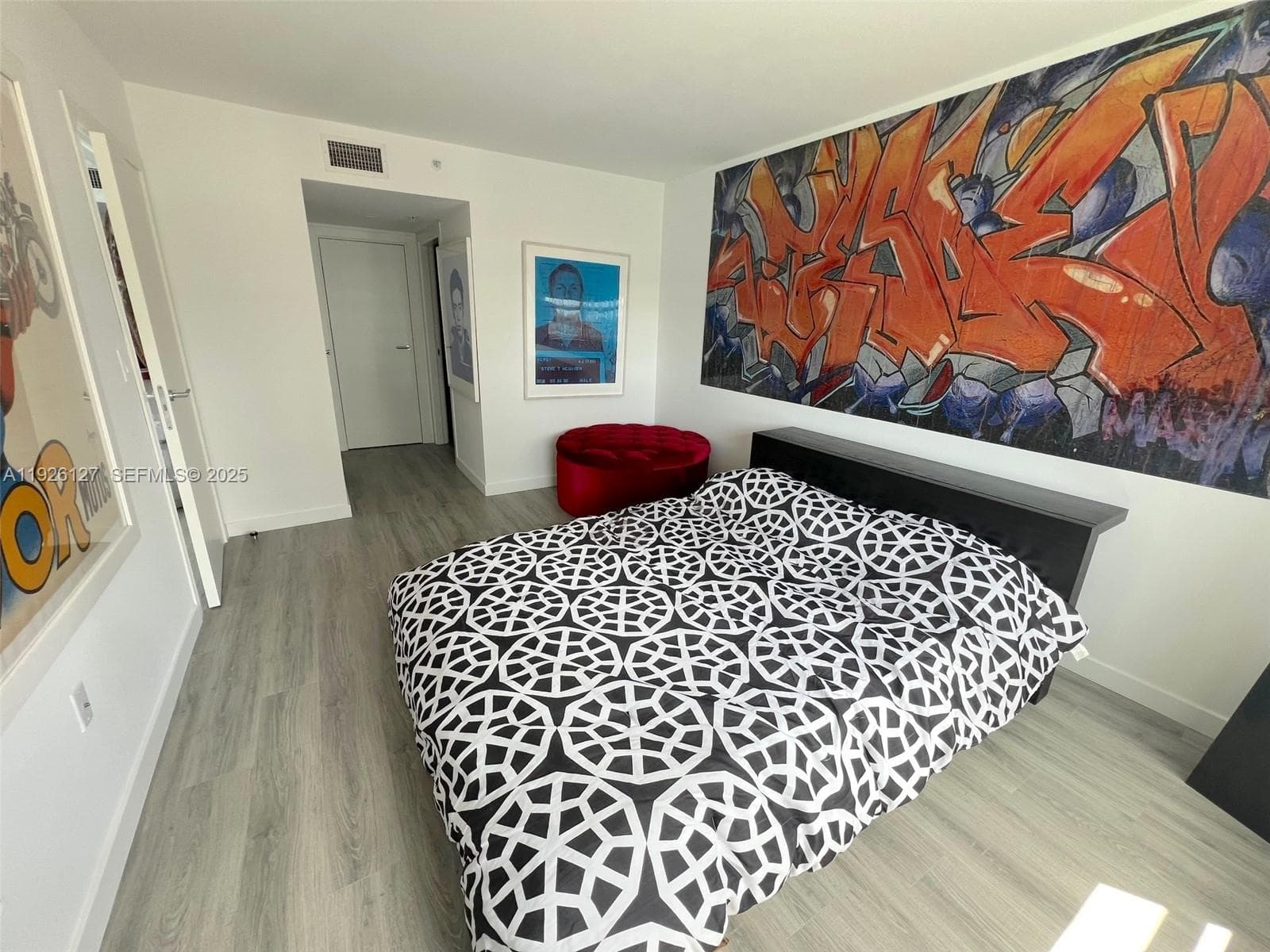 A11926127 — Miami Beach — 19