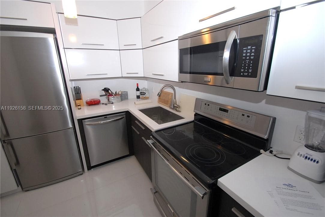 A11926158 — Miami Beach — 7