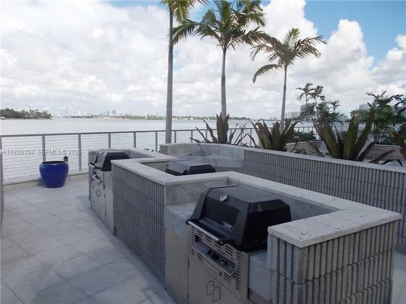 A11926158 — Miami Beach — 18