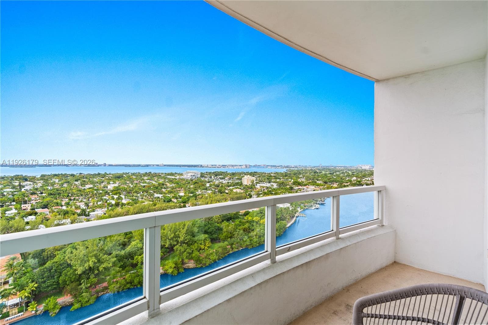 A11926179 — Miami Beach — 10