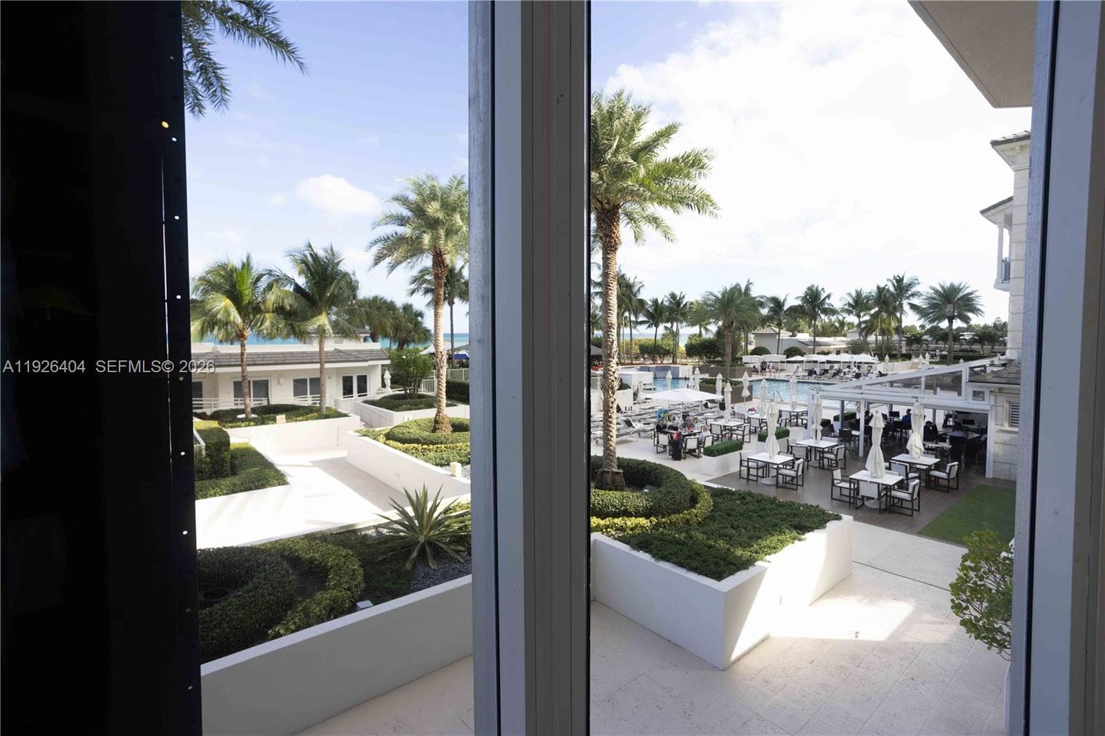 A11926404 — Miami Beach — 27