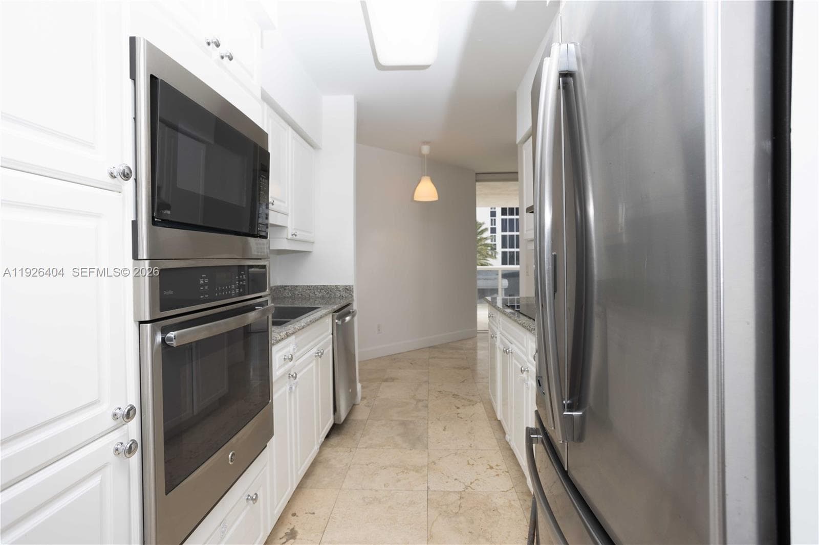 A11926404 — Miami Beach — 6