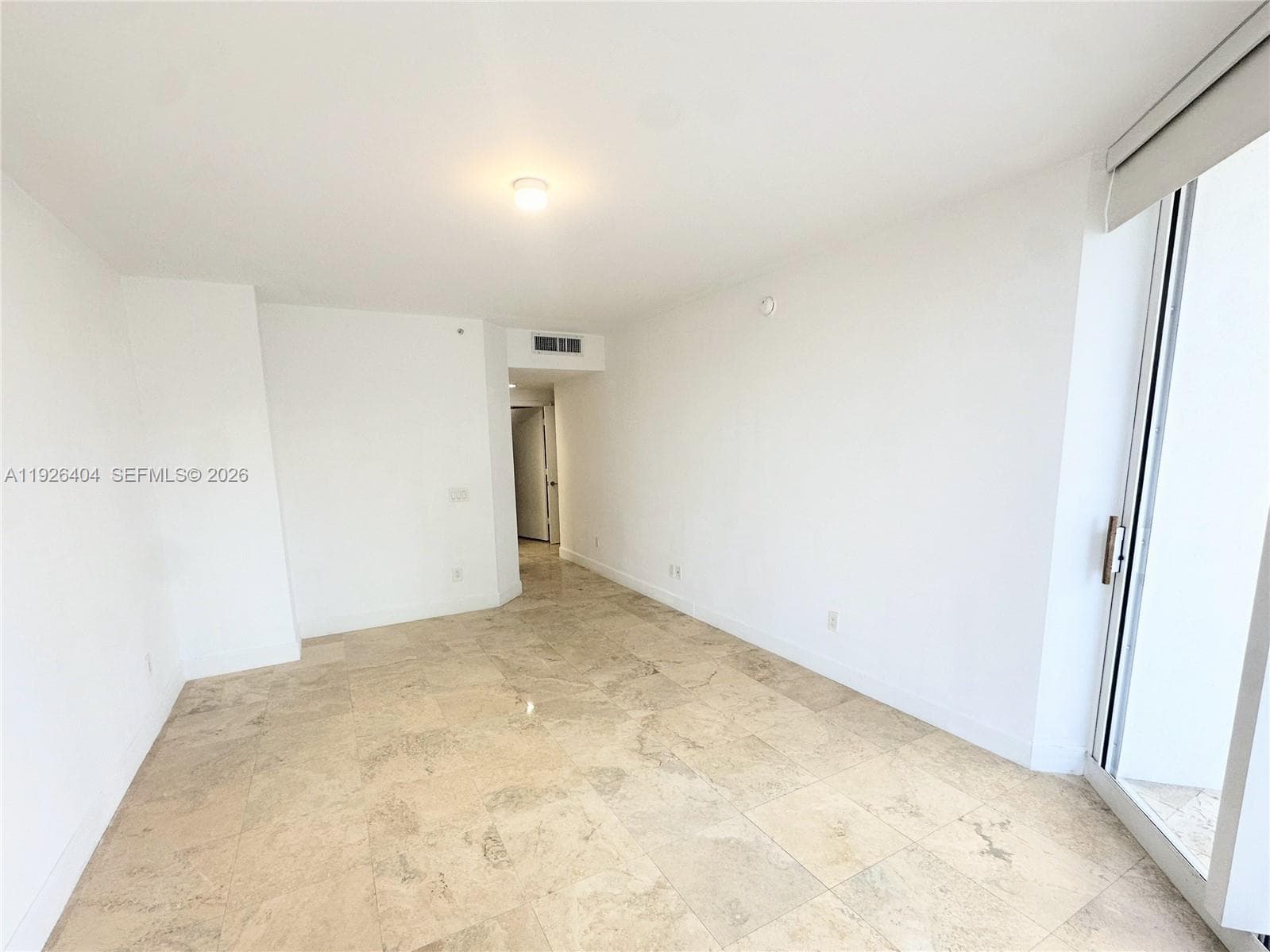 A11926404 — Miami Beach — 13