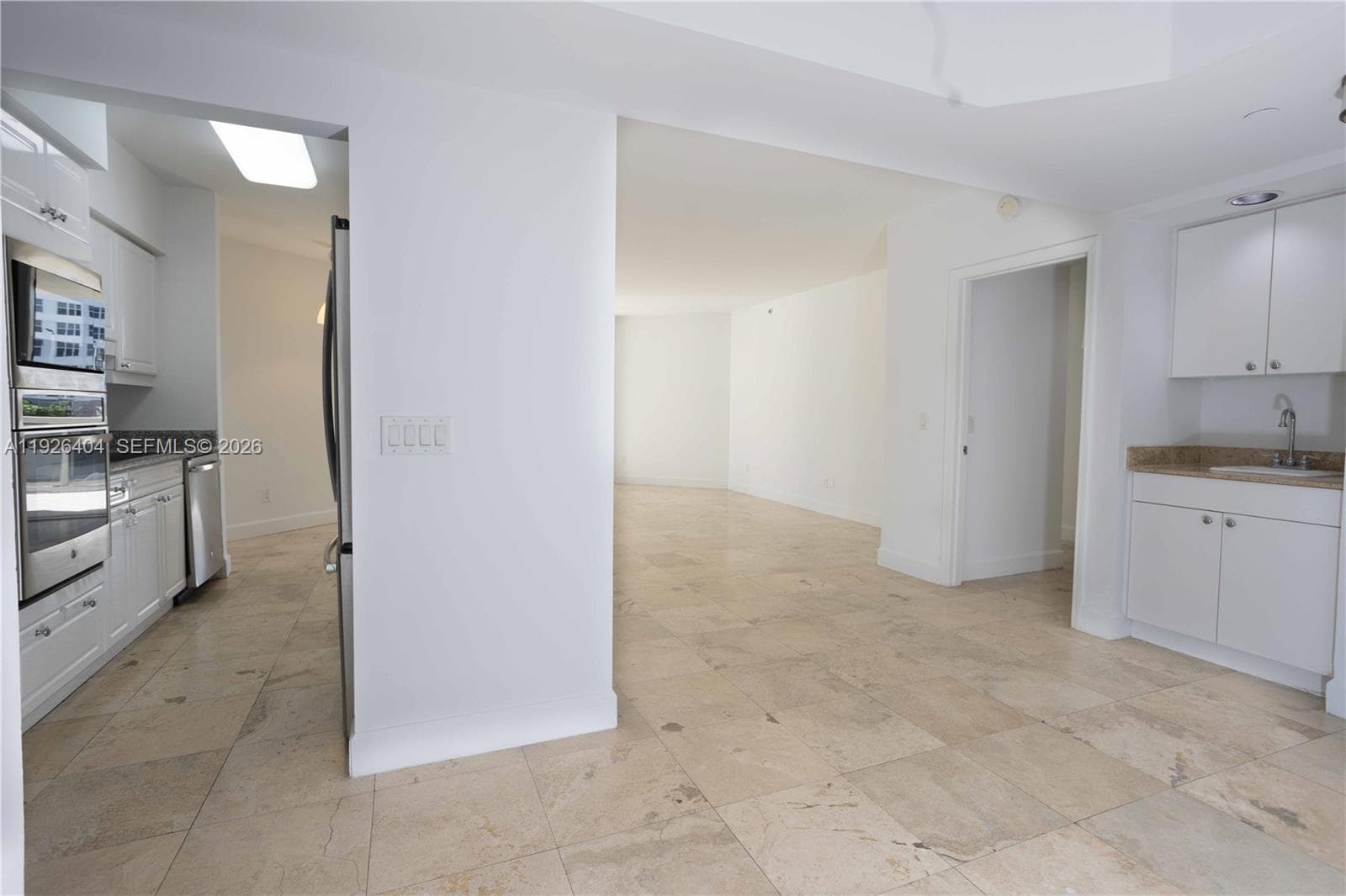 A11926404 — Miami Beach — 10