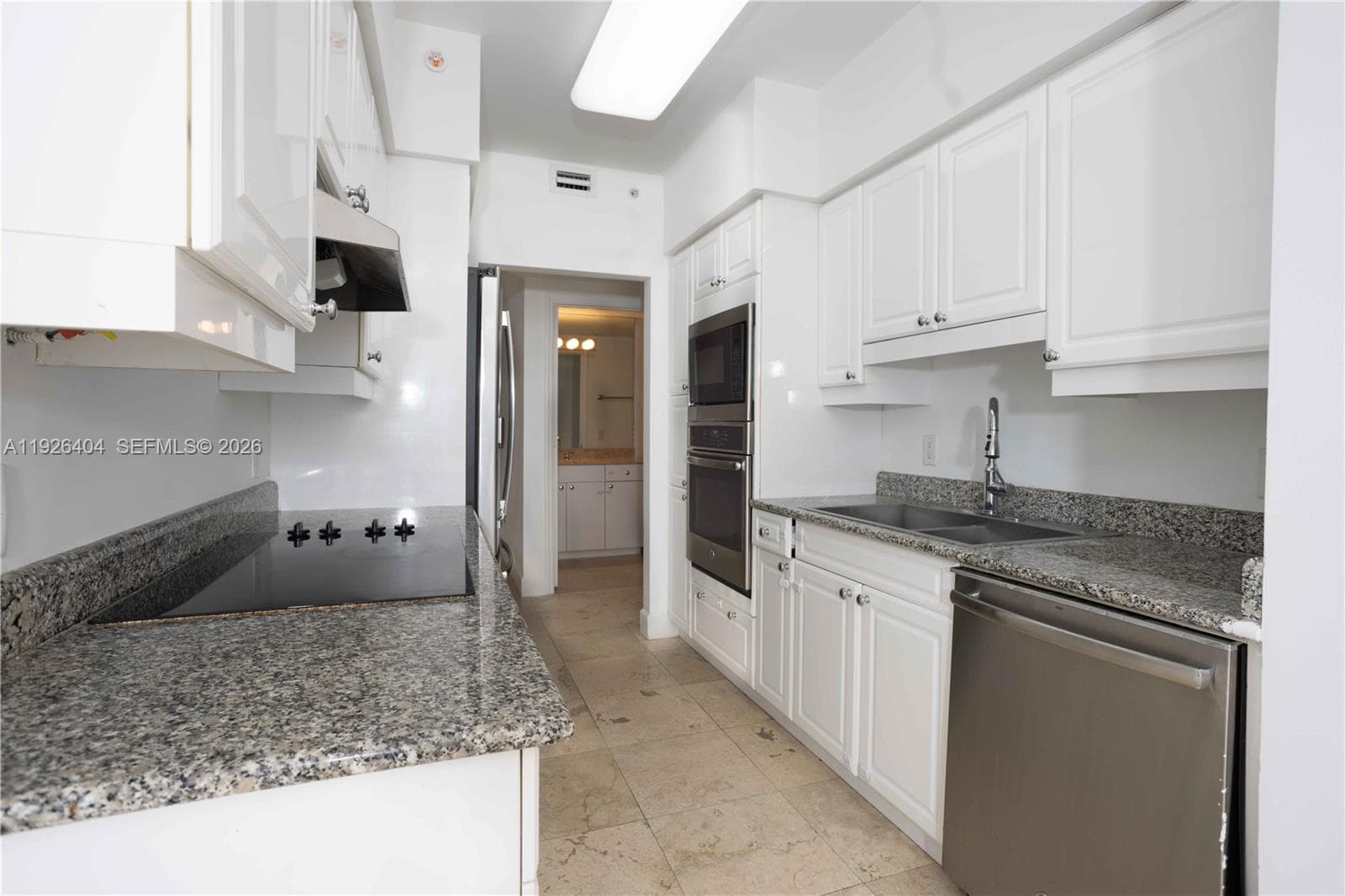 A11926404 — Miami Beach — 8