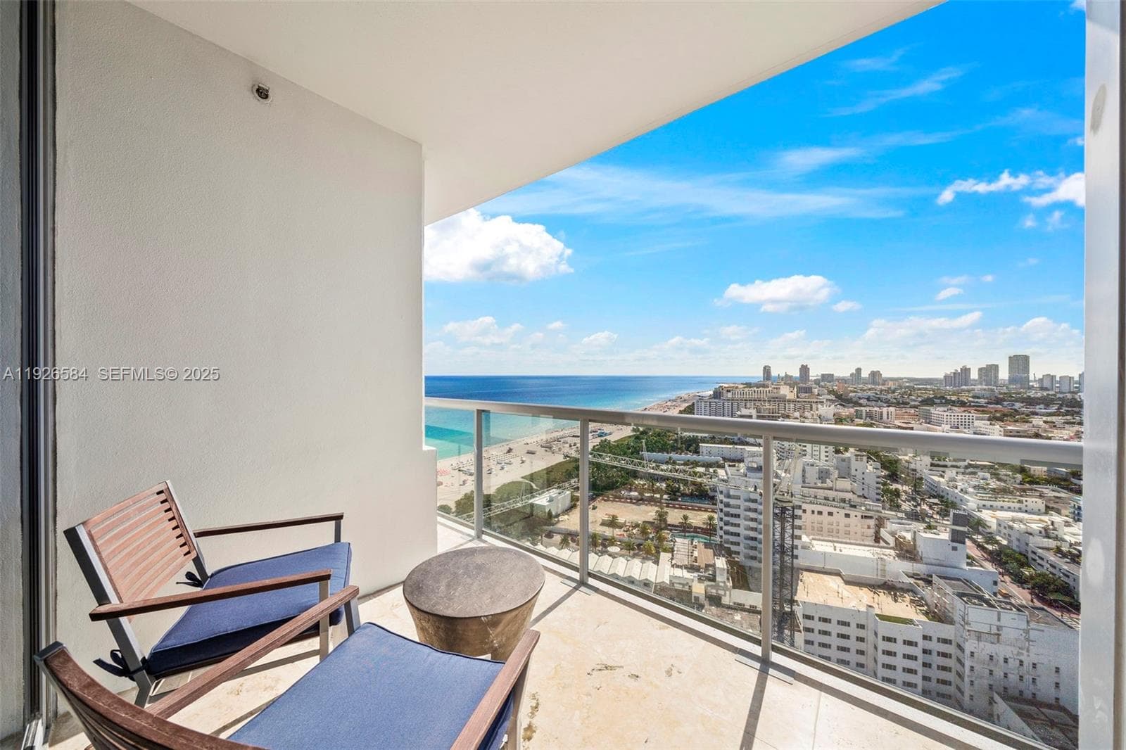 A11926584 — Miami Beach — 46