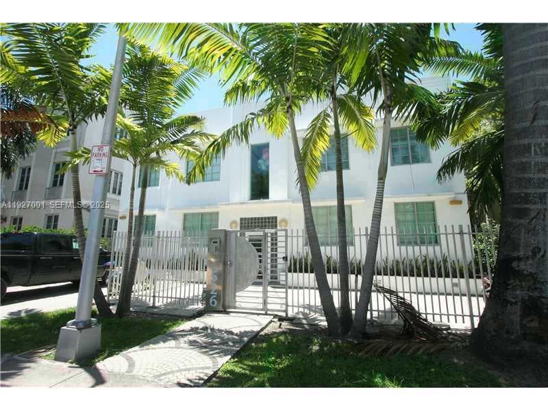 A11927001 — Miami Beach — 11