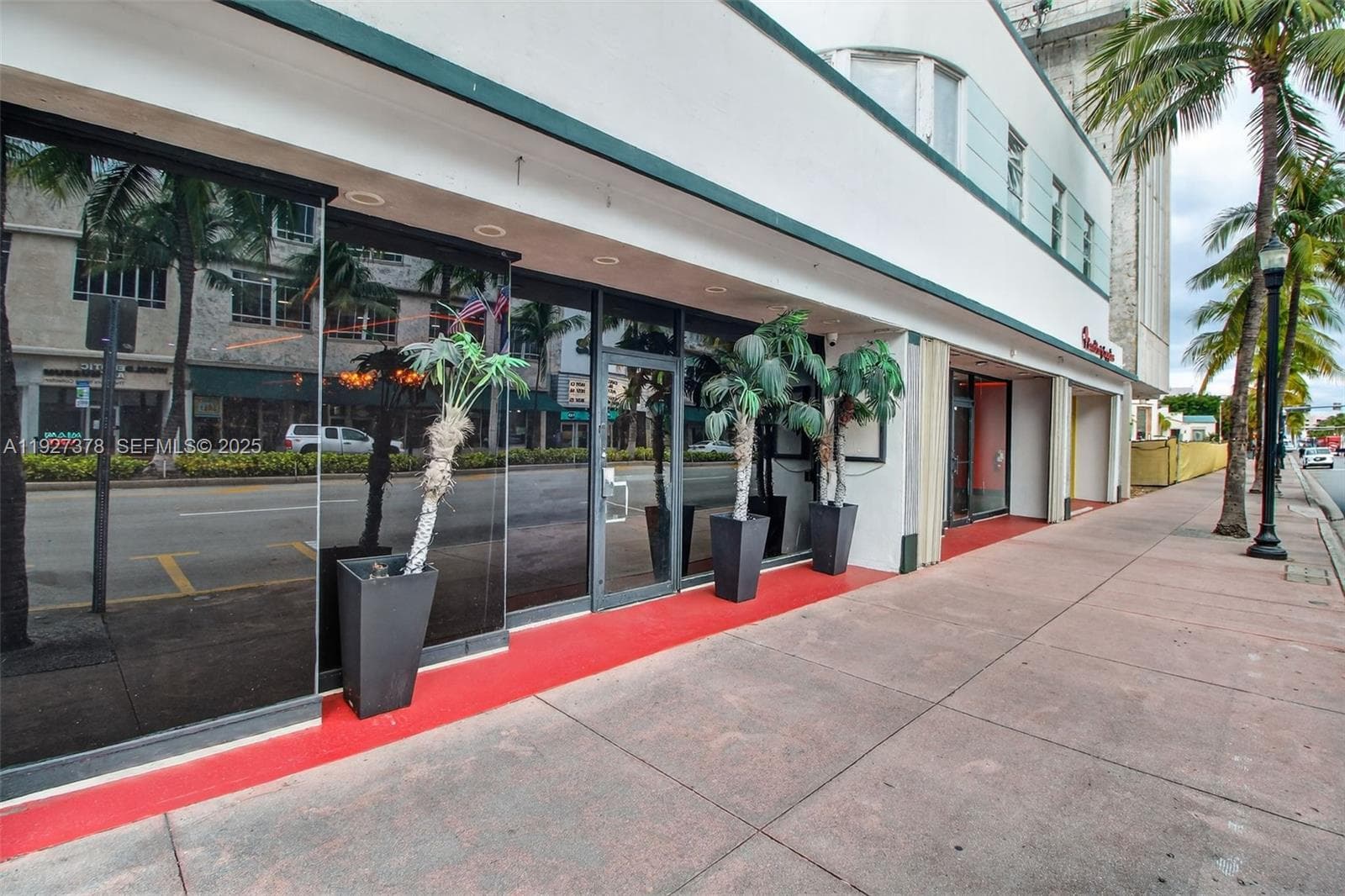 A11927378 — Miami Beach — 28