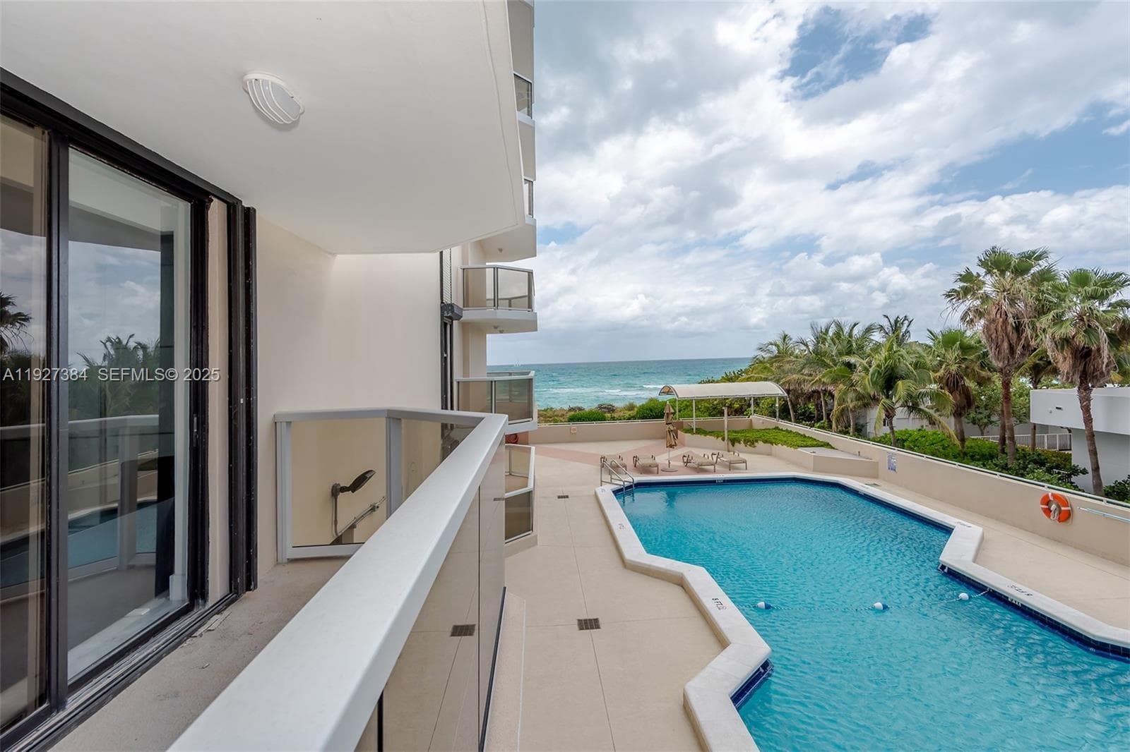 A11927384 — Miami Beach — 13