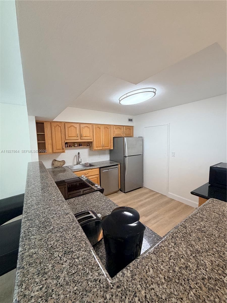 A11927864 — Miami Beach — 6