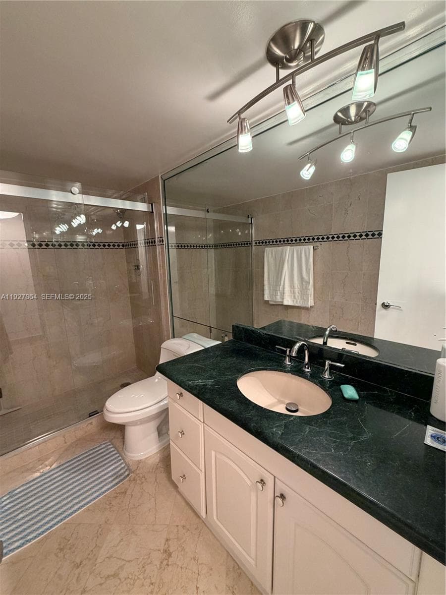 A11927864 — Miami Beach — 12
