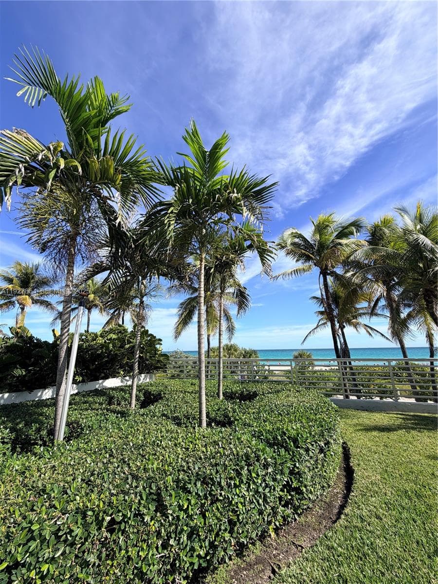 A11927864 — Miami Beach — 22