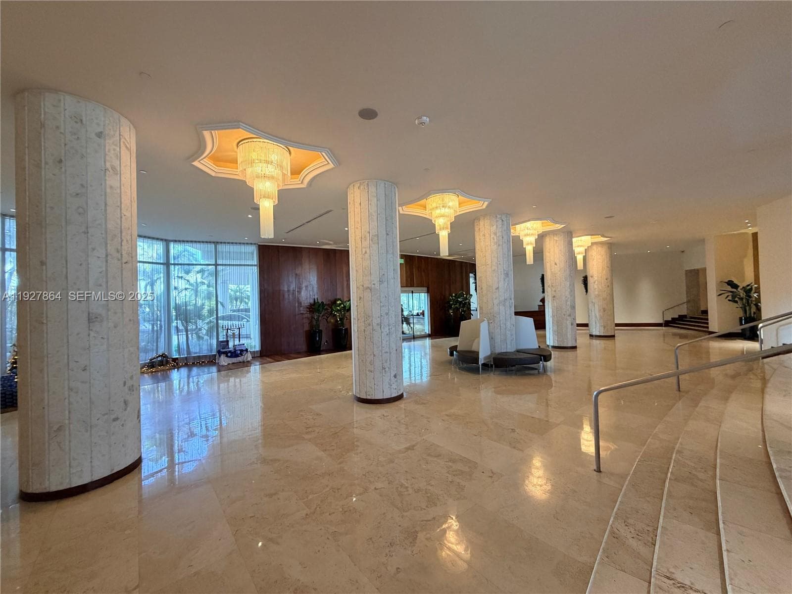 A11927864 — Miami Beach — 30