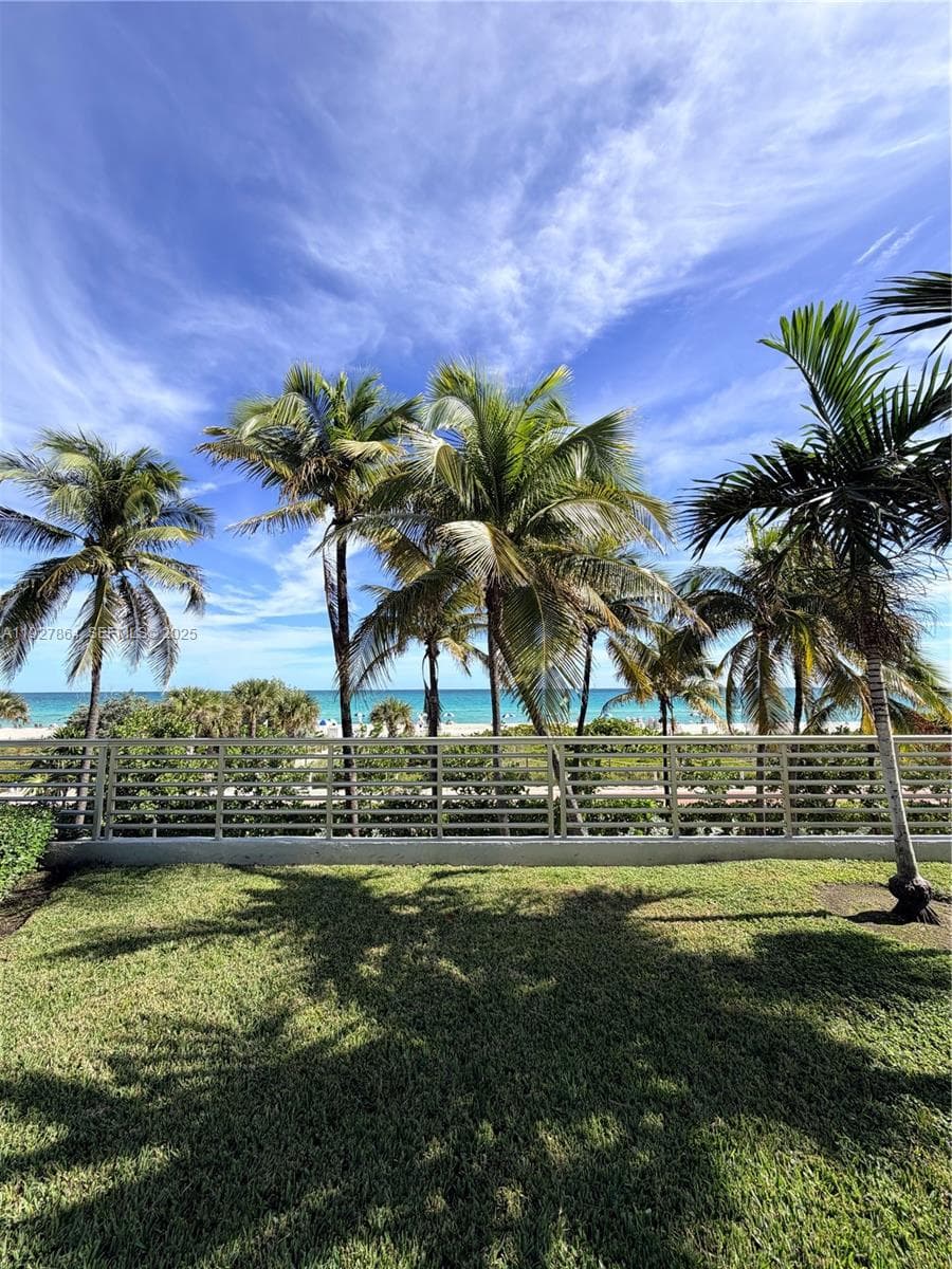 A11927864 — Miami Beach — 19