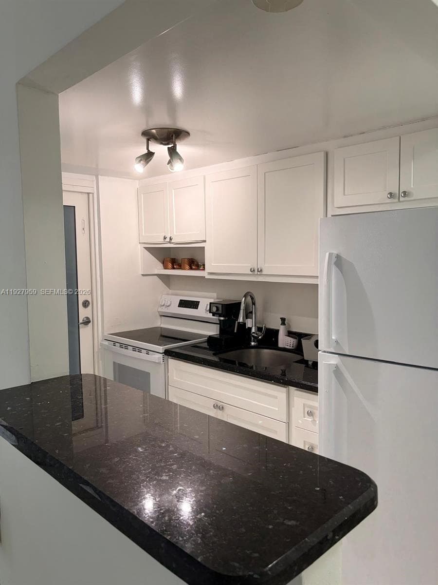 A11927959 — Miami Beach — 18