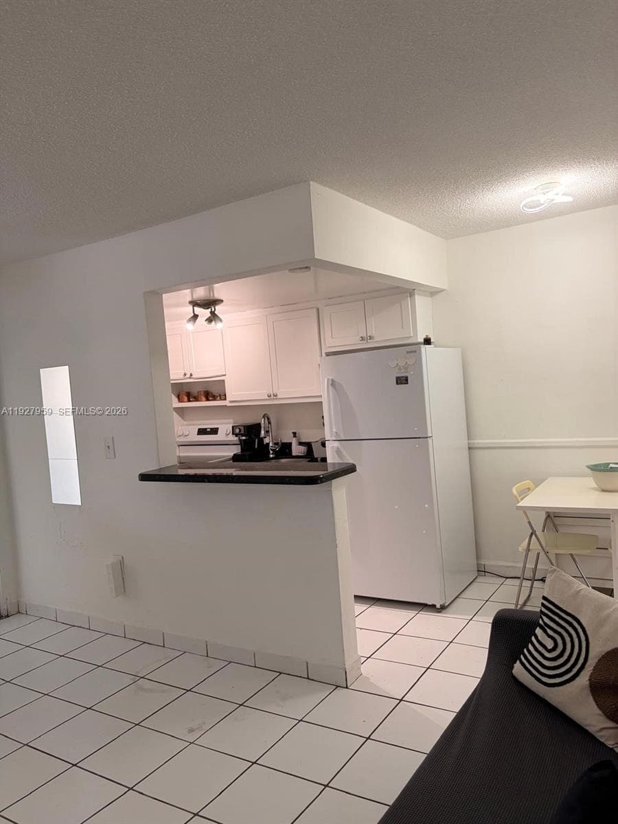A11927959 — Miami Beach — 19