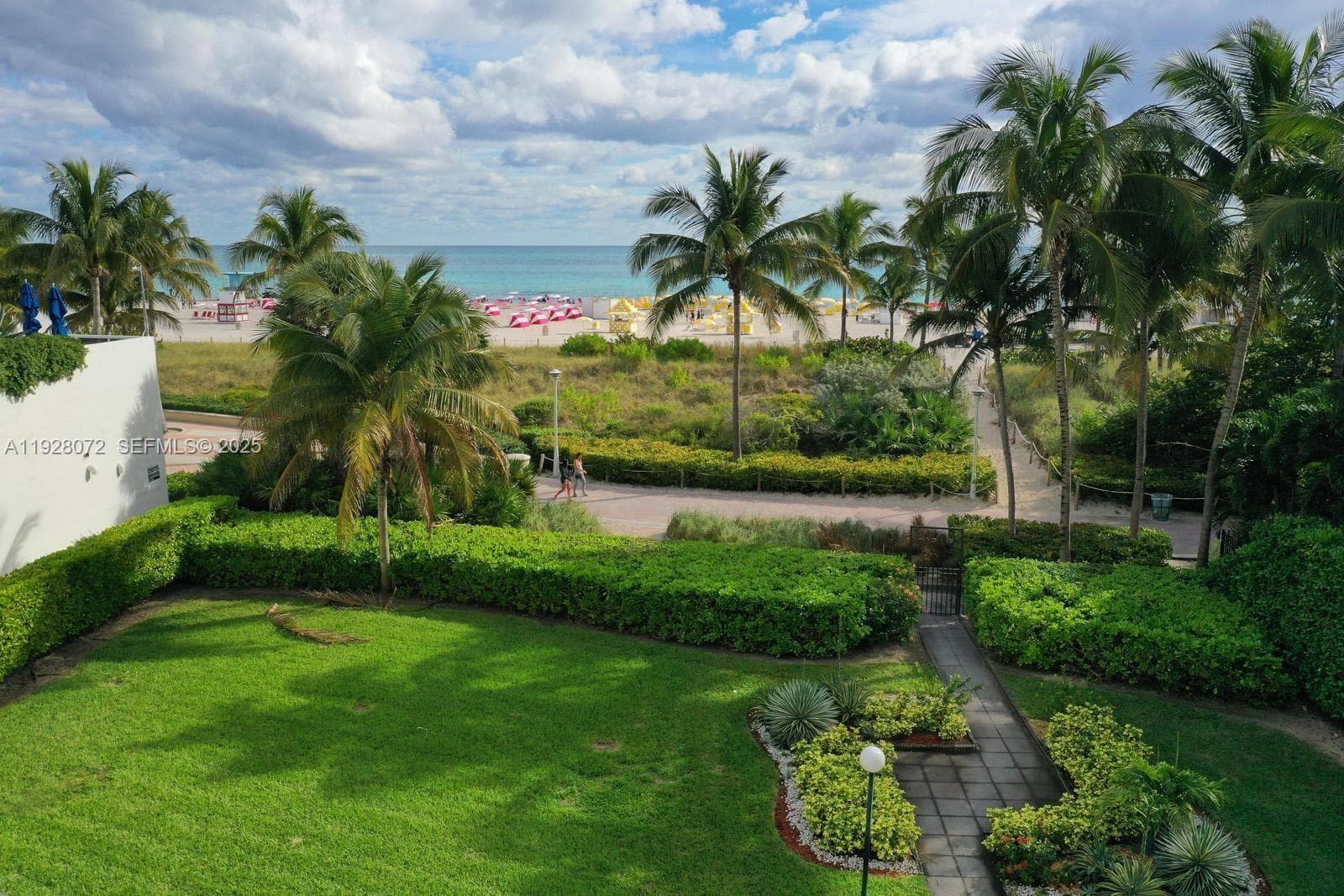 A11928072 — Miami Beach — 28