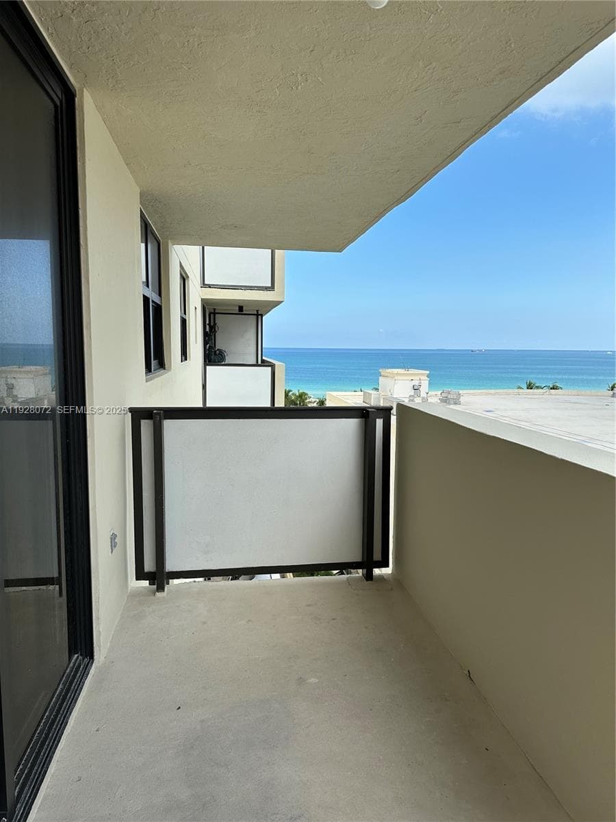 A11928072 — Miami Beach — 20