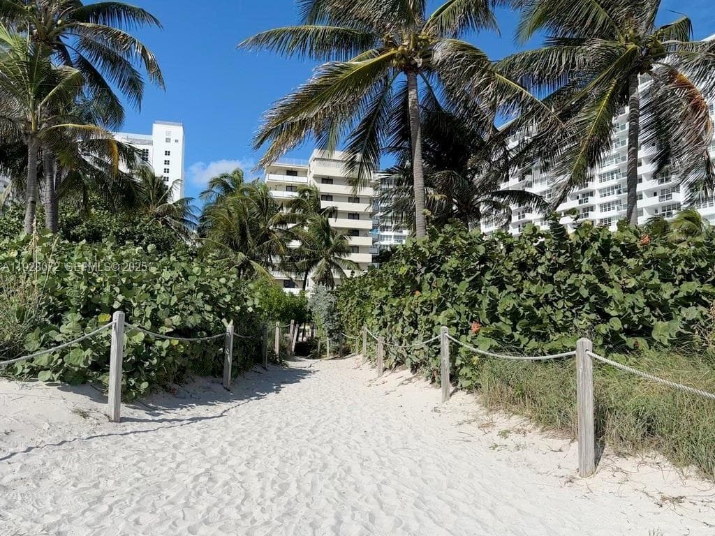 A11928072 — Miami Beach — 29
