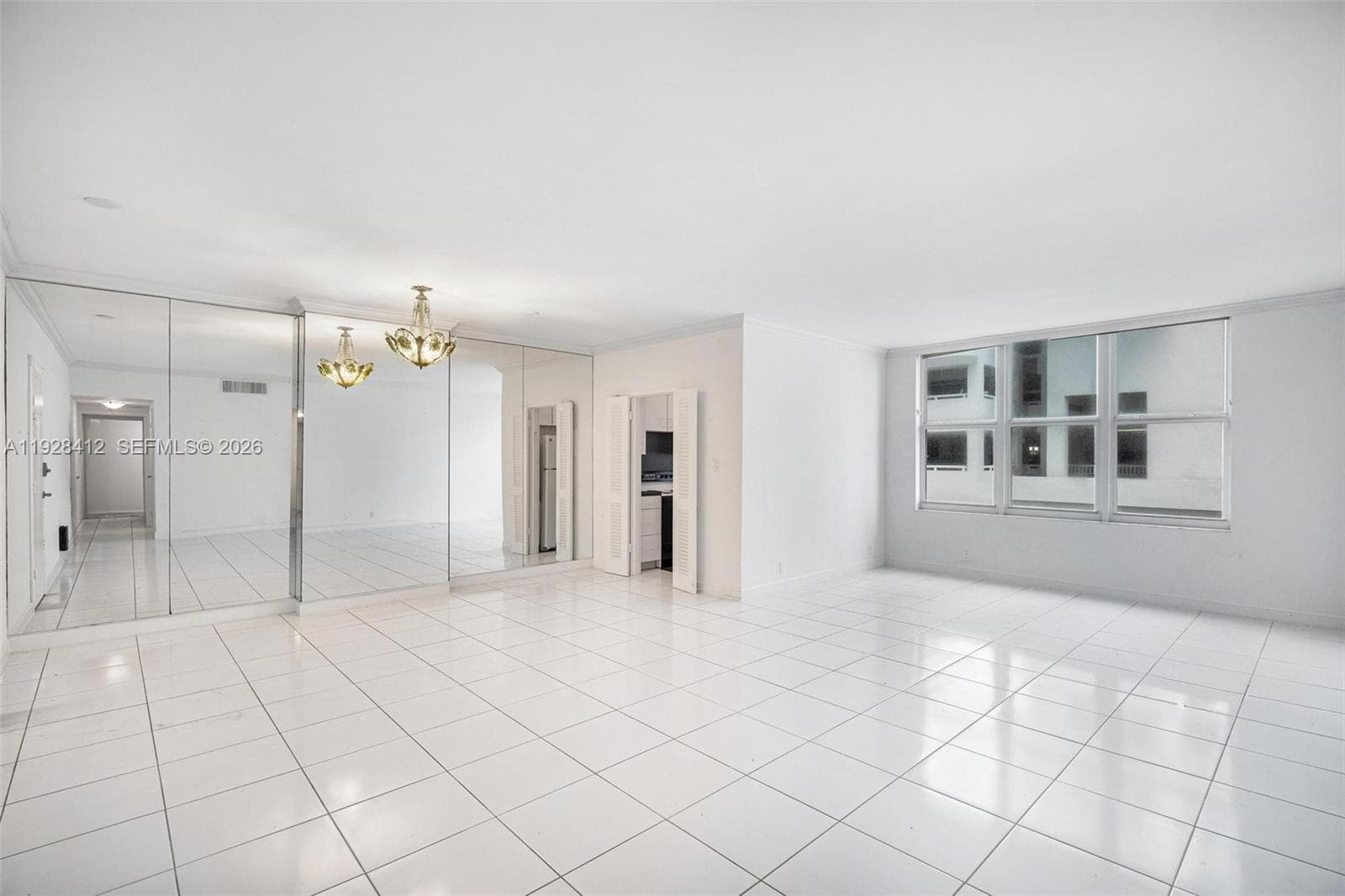 A11928412 — Miami Beach
