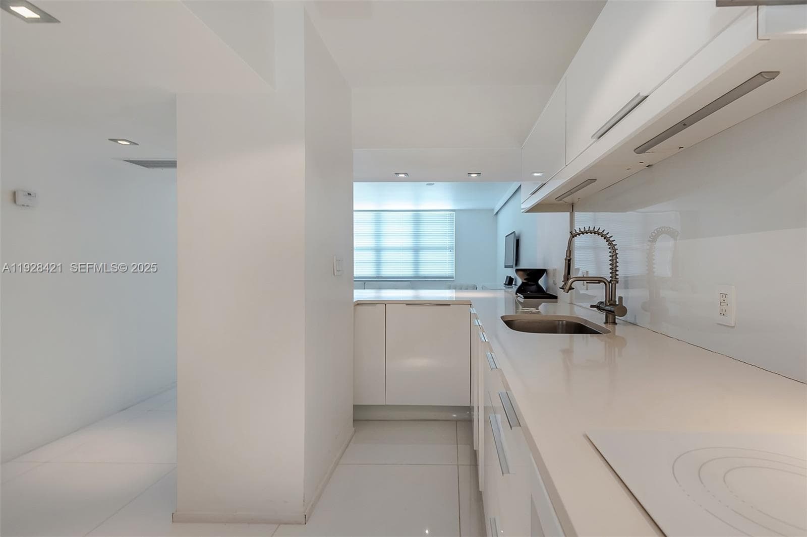 A11928421 — Miami Beach — 9