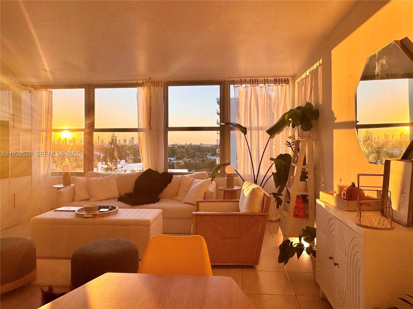 A11928538 — Miami Beach — 9