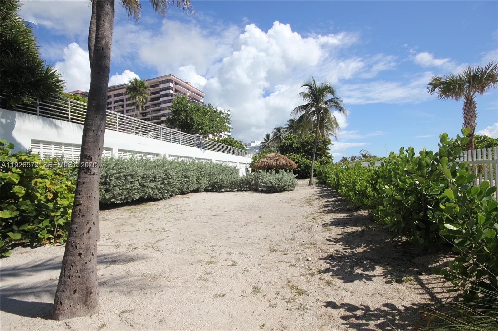 A11928579 — Miami Beach — 41