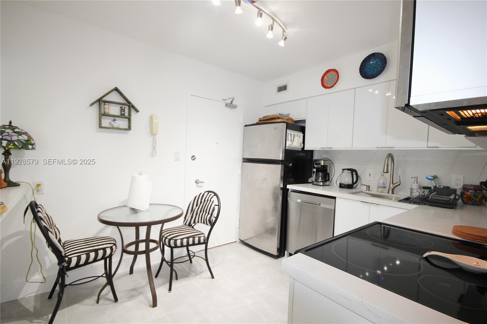 A11928579 — Miami Beach — 11