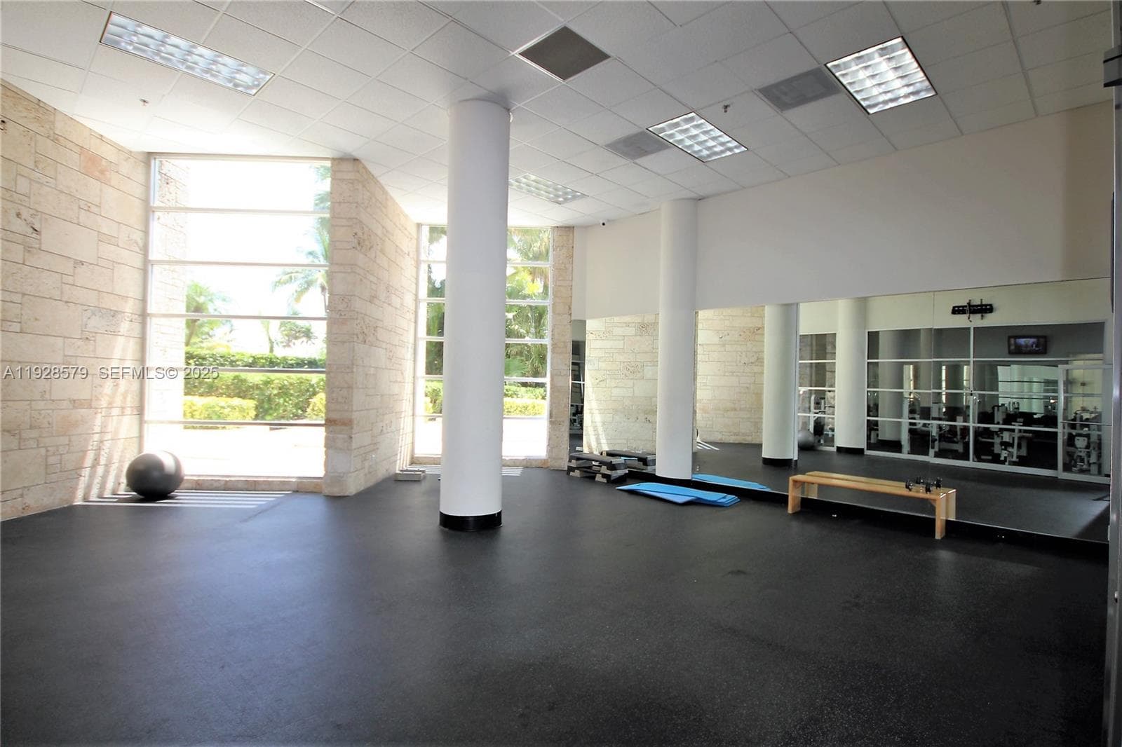 A11928579 — Miami Beach — 64