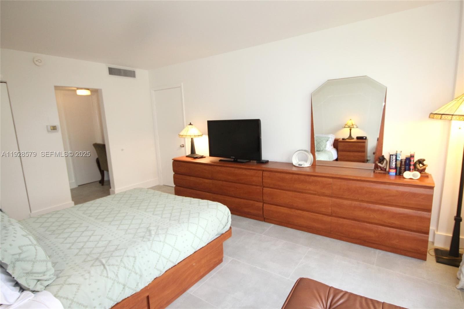 A11928579 — Miami Beach — 21