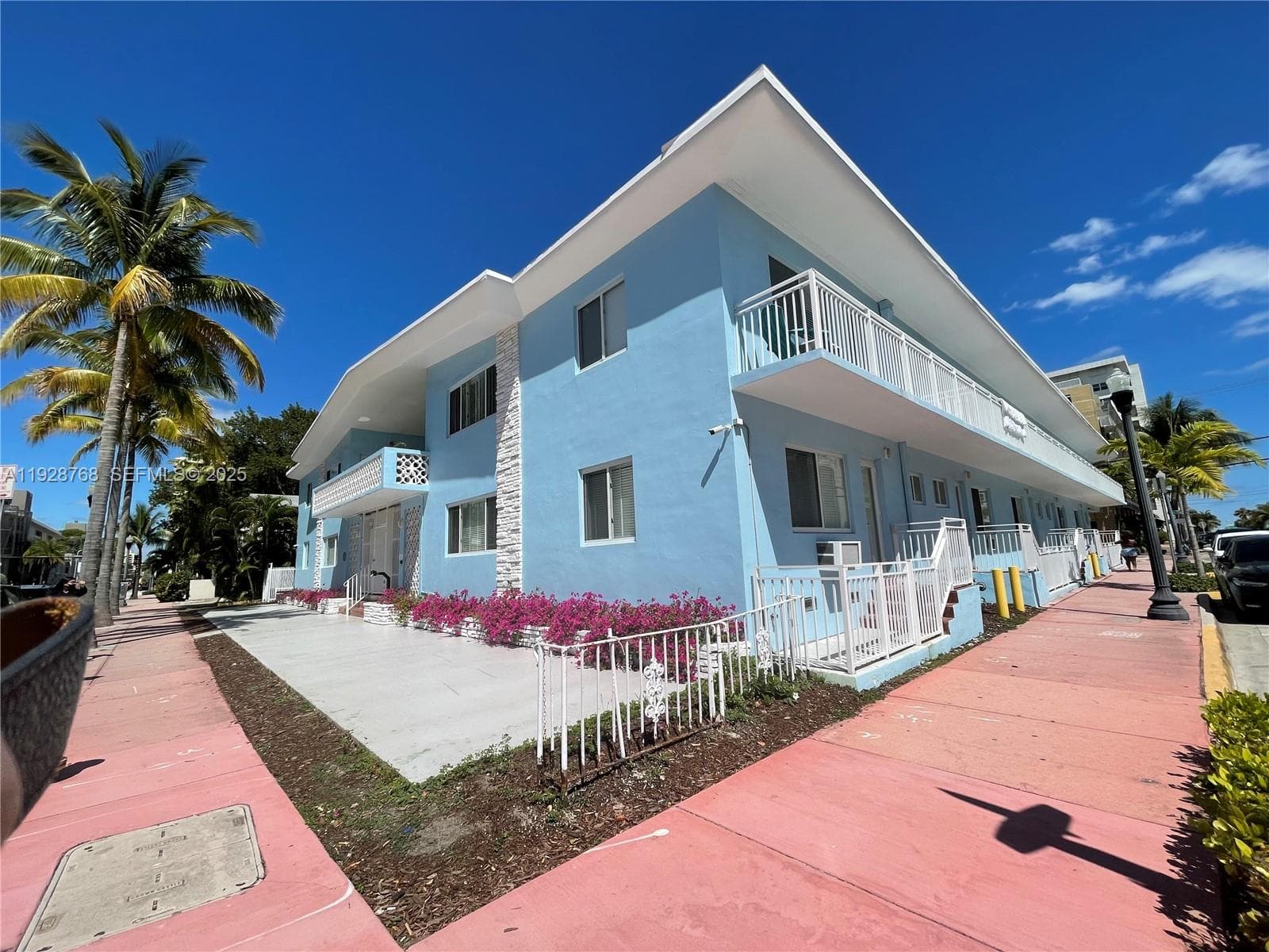 A11928768 — Miami Beach — 27