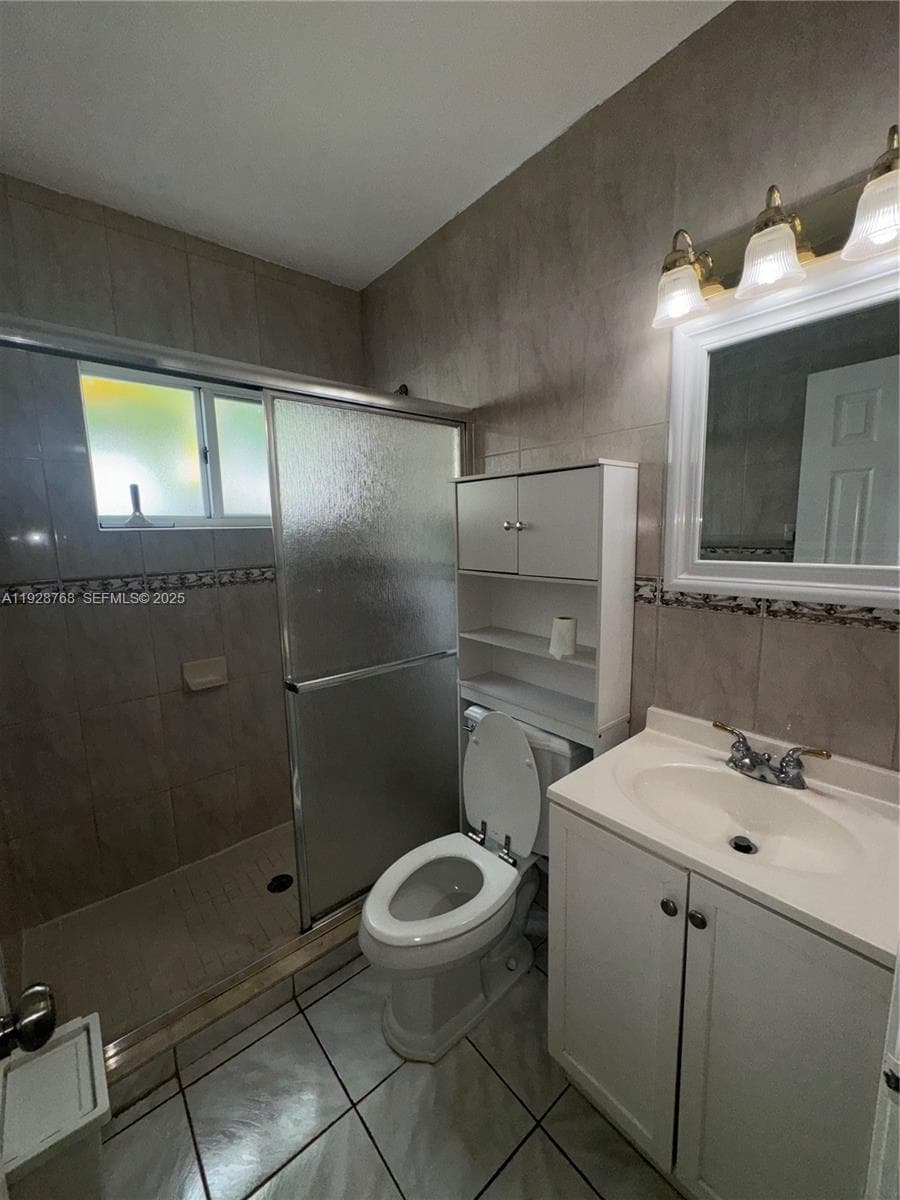 A11928768 — Miami Beach — 18