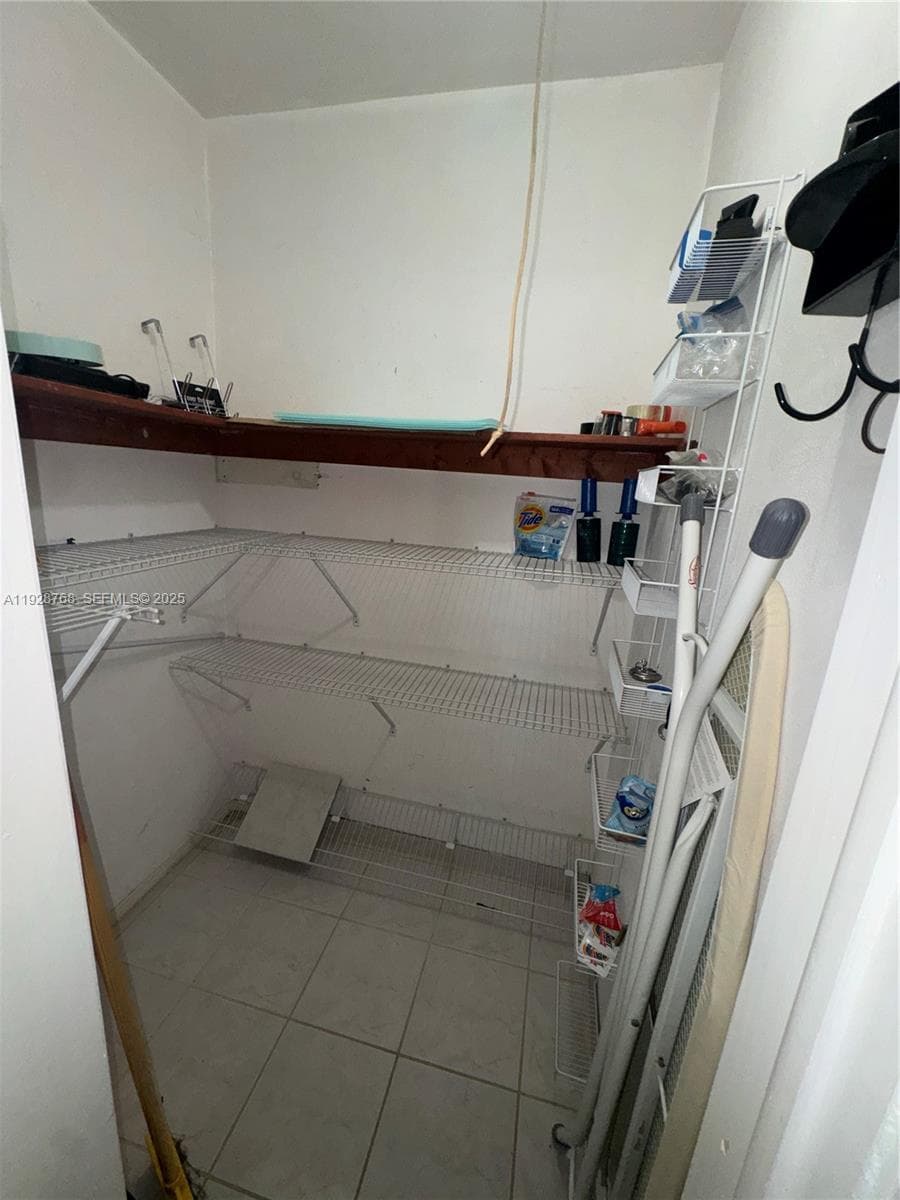 A11928768 — Miami Beach — 15