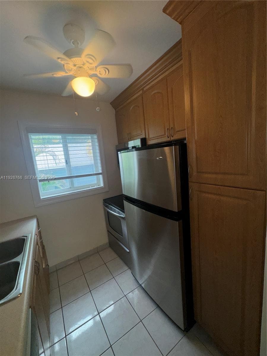 A11928768 — Miami Beach — 11
