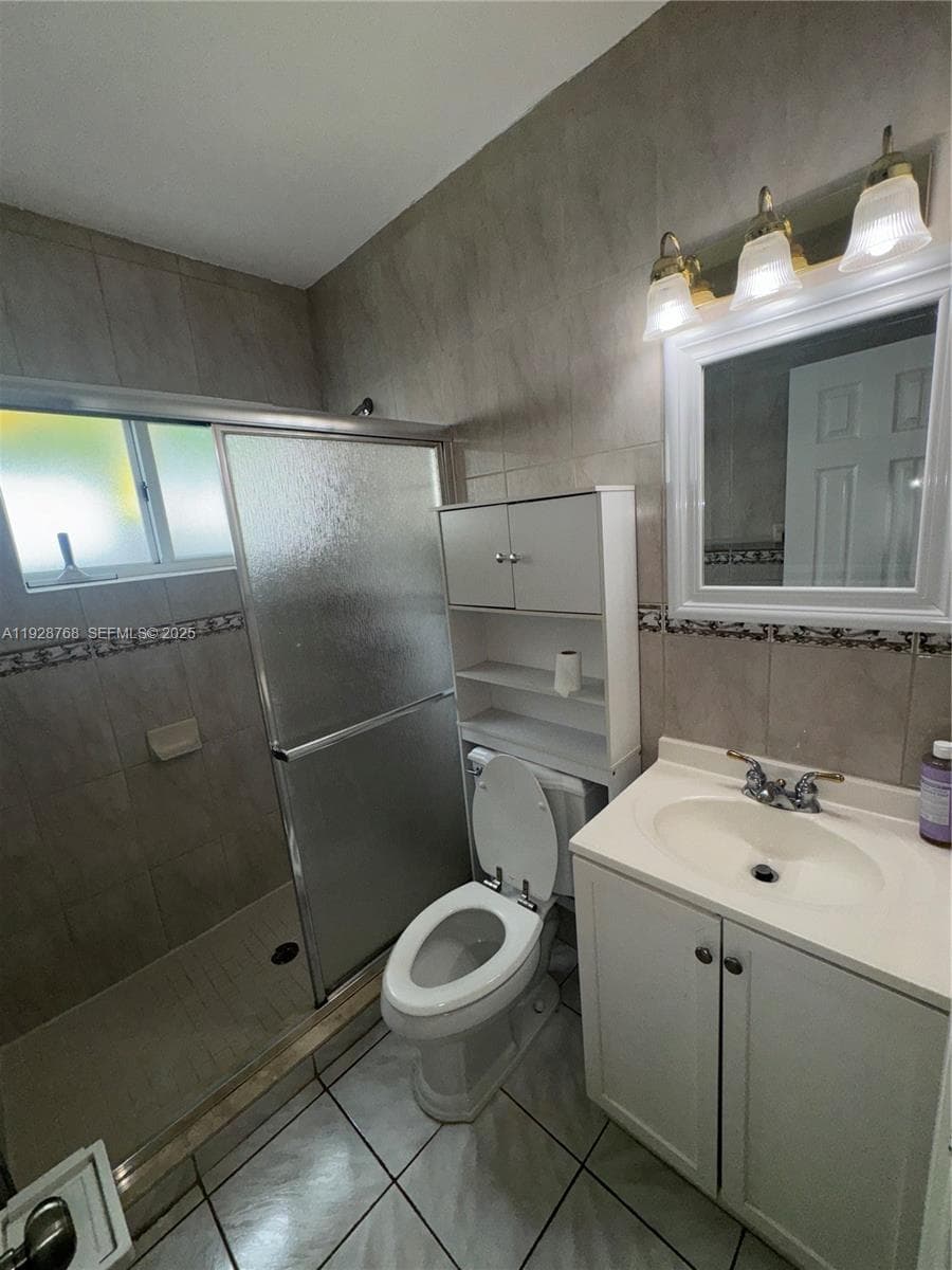 A11928768 — Miami Beach — 19