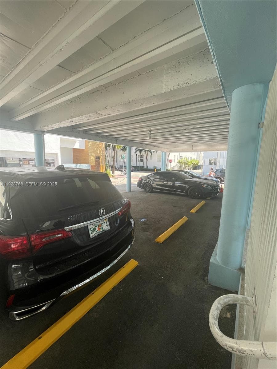 A11928768 — Miami Beach — 29