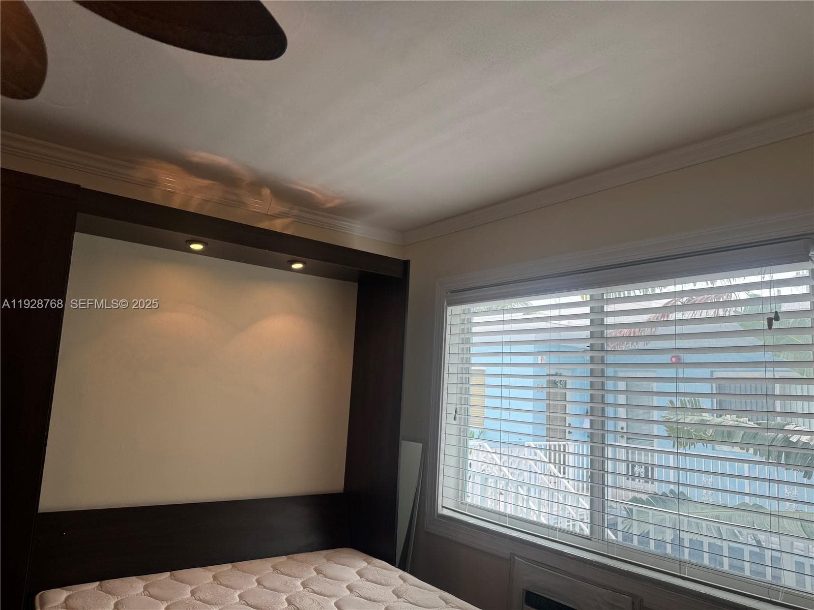 A11928768 — Miami Beach — 4