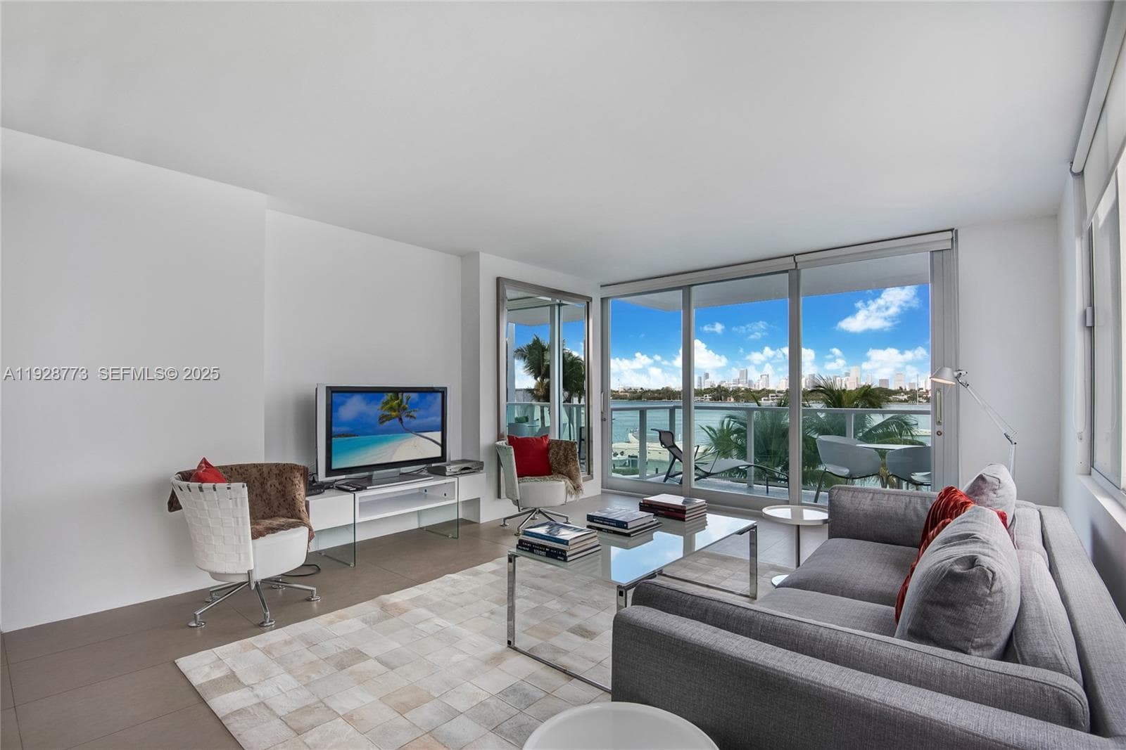 A11928773 — Miami Beach — 2