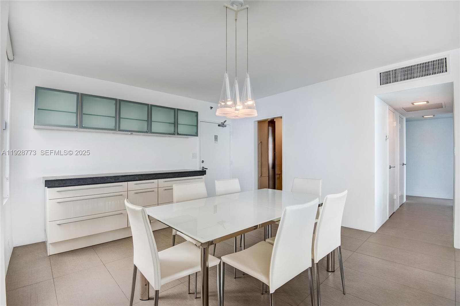 A11928773 — Miami Beach — 6