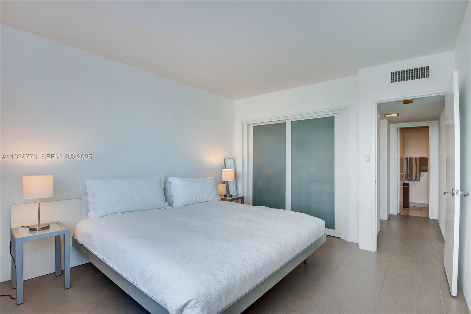 A11928773 — Miami Beach — 12