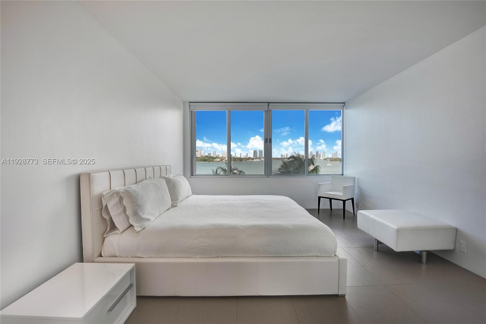 A11928773 — Miami Beach — 15